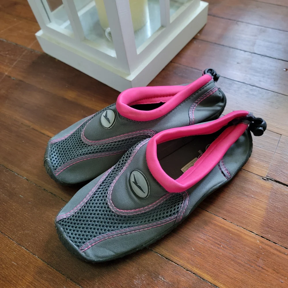 Kids gray and pink water shoe size M-L